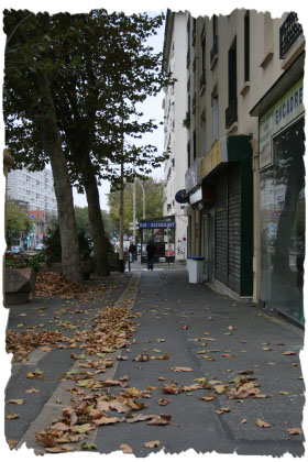 Trottoir droit de l'avenue Aristide Briand